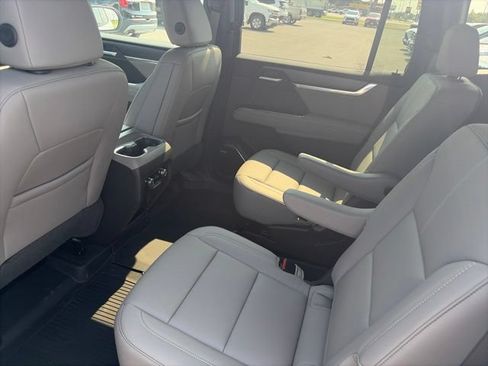 New 2026 GMC Acadia Elevation w/ Elevation Premium Package AWD/4WD image 11