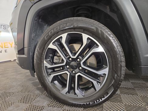 Certified 2023 Jeep Compass Limited w/ Sun and Sound Group AWD/4WD image 34