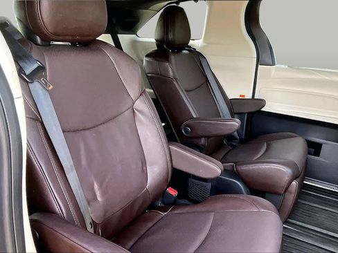 Certified 2024 Toyota Sienna Platinum AWD/4WD image 19
