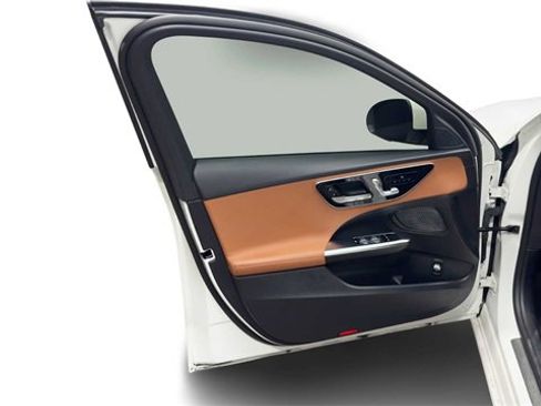 Used 2023 Mercedes-Benz C 300 Sedan image 10