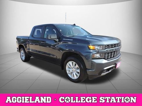 Used 2020 Chevrolet Silverado 1500 Custom w/ Custom Value Package RWD image 3