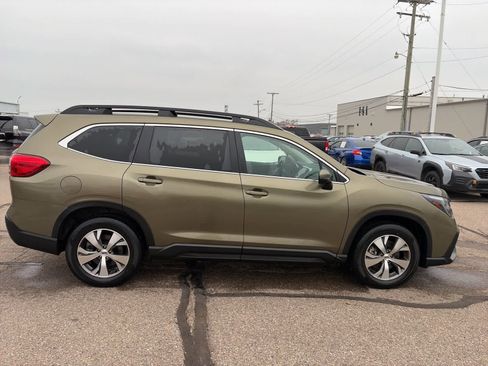 Used 2023 Subaru Ascent Premium w/ Convenience Package image 5