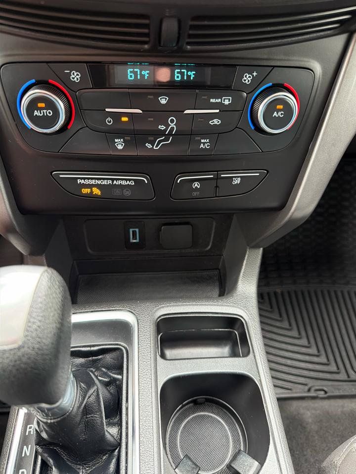 Used 2017 Ford Escape SE AWD/4WD image 15