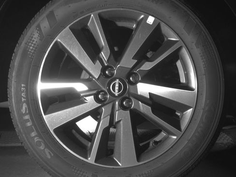 Used 2025 Nissan Versa SV FWD image 12