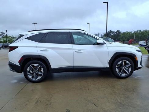 Used 2025 Hyundai Tucson SEL FWD image 2