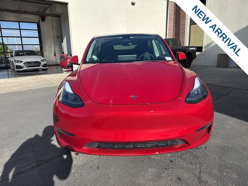 Used 2023 Tesla Model Y Long Range AWD/4WD image 2