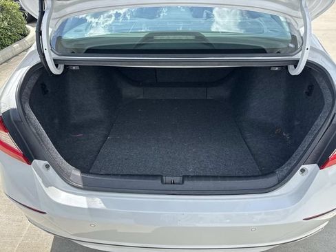 Used 2020 Honda Accord Touring image 11