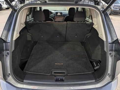 Used 2024 Nissan Rogue SV FWD image 28