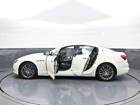 Used 2022 Maserati Ghibli Modena image 44