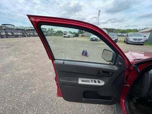 Used 2010 Ford Escape XLT AWD/4WD image 23