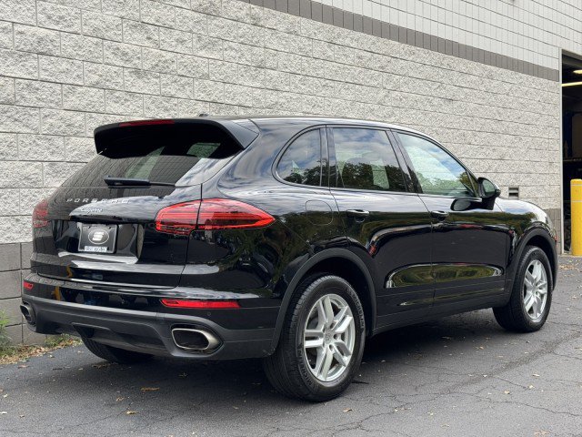 Used 2016 Porsche Cayenne w/ Premium Package AWD/4WD image 38