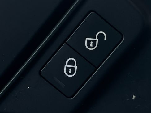 Used 2019 Jaguar F-TYPE Convertible image 41