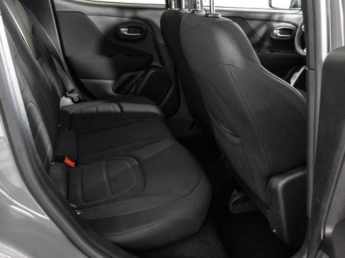 Used 2020 Jeep Renegade Latitude FWD image 36