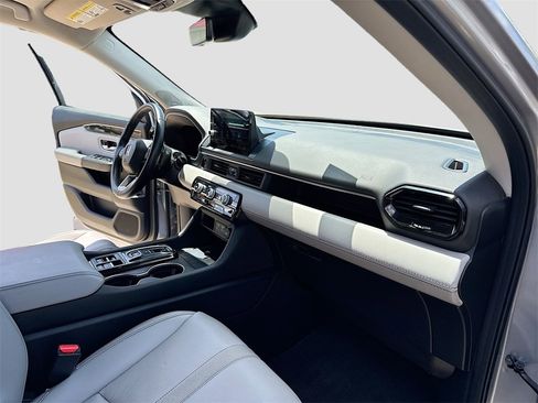 Used 2023 Honda Pilot Touring image 30