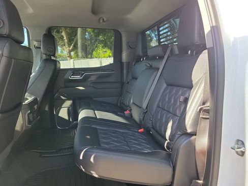 Used 2024 GMC Sierra 1500 Elevation w/ Preferred Package AWD/4WD image 14