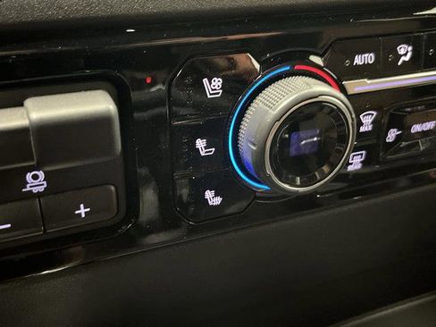 Certified 2025 Chevrolet Silverado 1500 High Country image 8