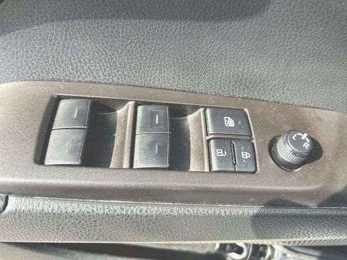 Used 2023 Toyota Camry SE w/ Convenience Package FWD image 13