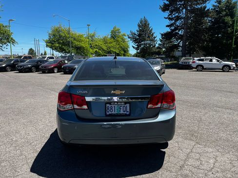 Used 2012 Chevrolet Cruze LS w/ Connectivity Package FWD image 4