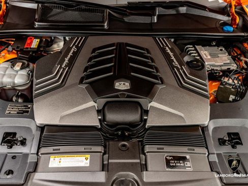 Used 2022 Lamborghini Urus image 5