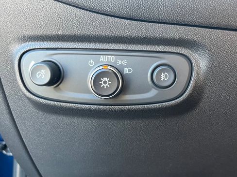 Used 2022 Chevrolet Equinox Premier image 13