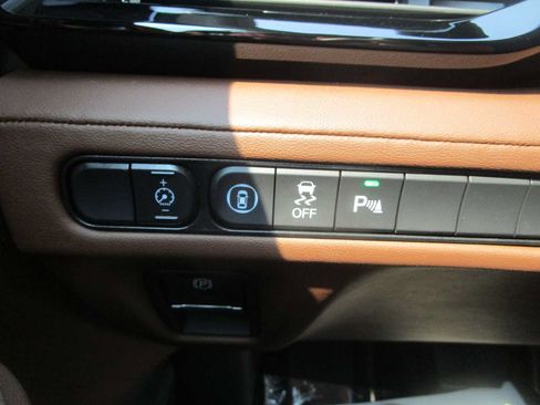 Certified 2024 Acura MDX SH-AWD w/ Technology Package image 17