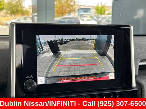Used 2025 Toyota RAV4 XLE AWD/4WD image 28