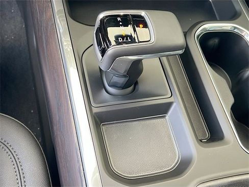 New 2026 GMC Sierra 1500 SLT image 12