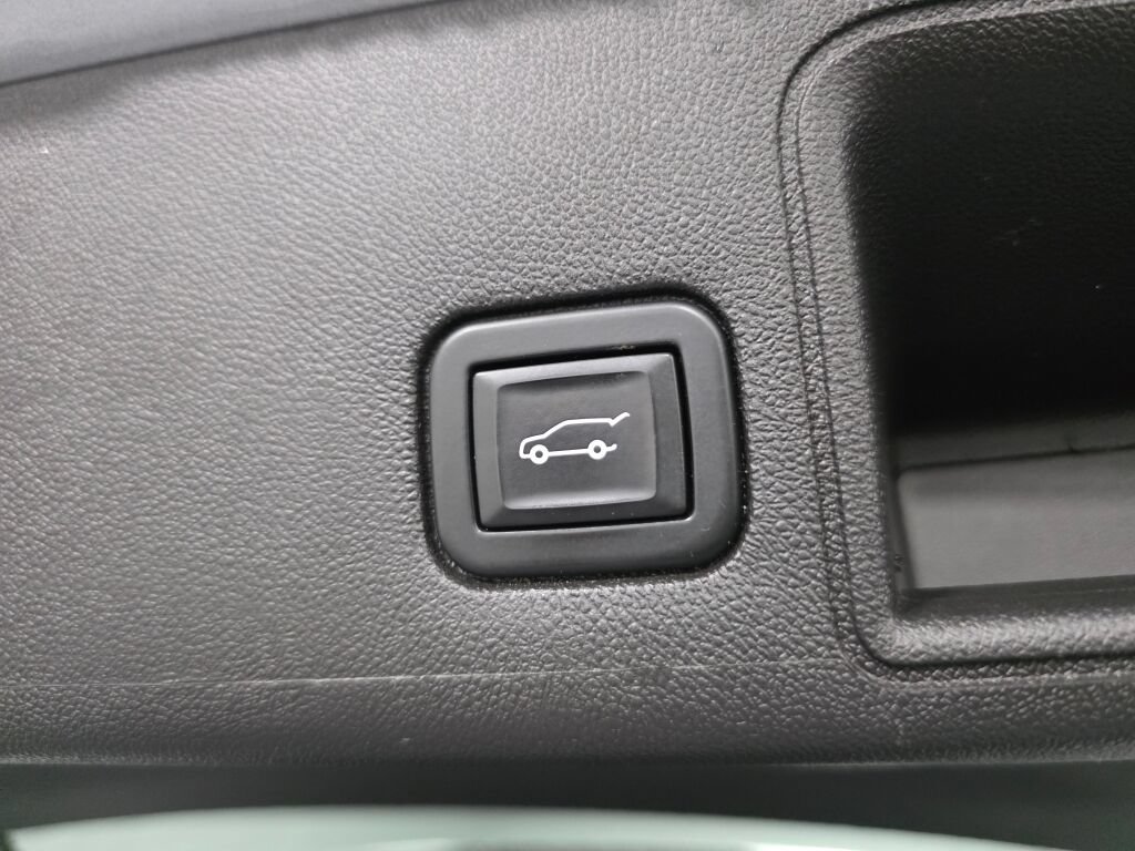 Used 2021 GMC Terrain SLE w/ GMC Pro Grade Package AWD/4WD image 18