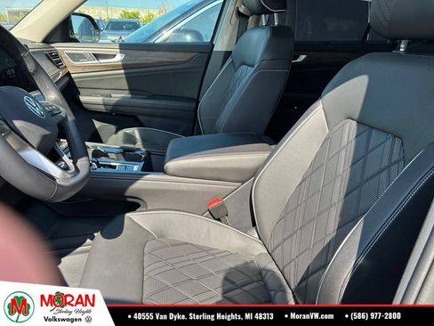 Used 2025 Volkswagen Atlas SEL Premium R-Line AWD/4WD image 8