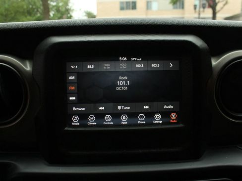 Used 2020 Jeep Gladiator Sport w/ Quick Order Package 24S AWD/4WD image 30