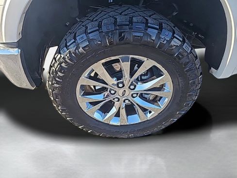 Used 2016 Ford F150 Lariat image 17