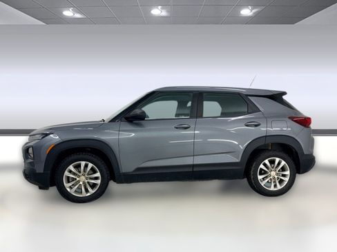 Used 2021 Chevrolet TrailBlazer LS FWD image 2