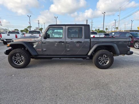 Used 2026 Jeep Gladiator Mojave AWD/4WD image 9