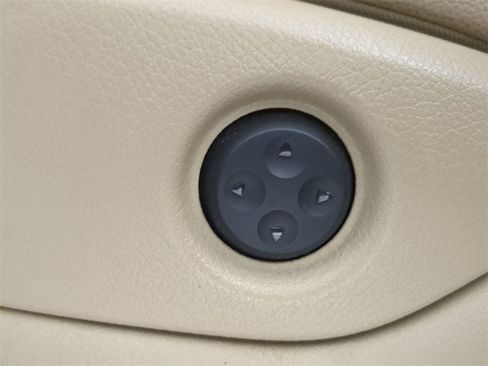 Used 2014 Mercedes-Benz ML 350 2WD image 22