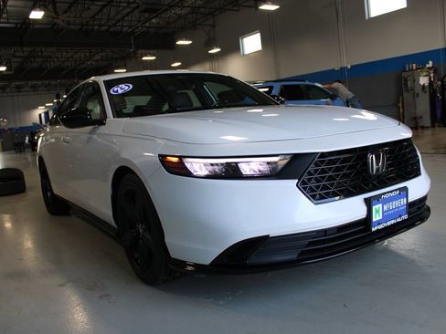Used 2023 Honda Accord Sport image 4