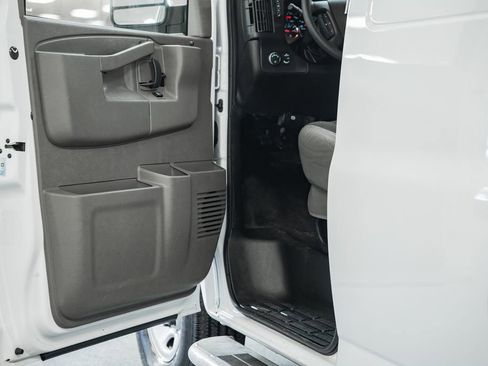 Used 2024 GMC Savana 2500 w/ Driver Convenience Package image 38