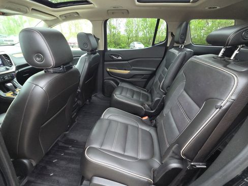 Used 2019 GMC Acadia Denali w/ Technology Package FWD image 29