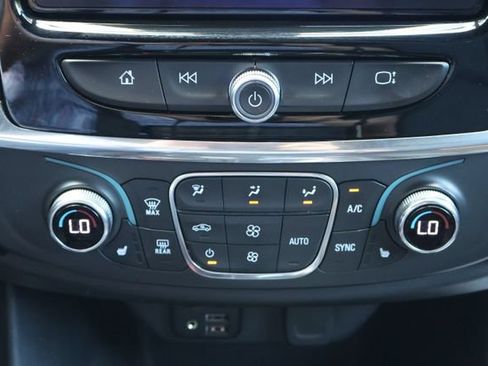 Used 2022 Chevrolet Traverse RS AWD/4WD image 13