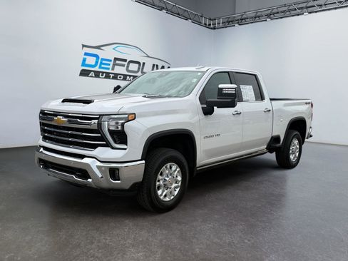 Used 2024 Chevrolet Silverado 2500 LTZ w/ LTZ Convenience Package AWD/4WD image 7