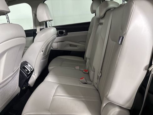 Used 2024 Kia Sorento S w/ Panoramic Sunroof Package AWD/4WD image 23