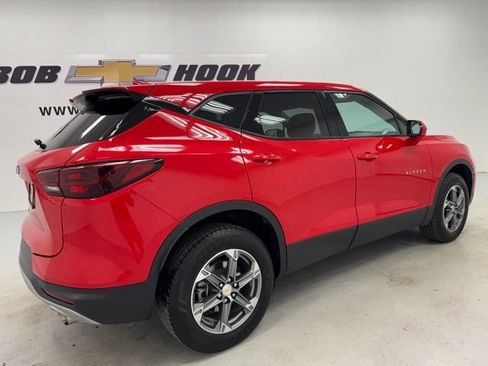 Used 2023 Chevrolet Blazer LT FWD image 5