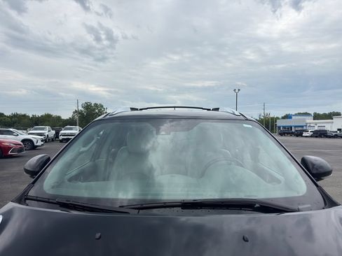 Used 2017 Buick Enclave Premium AWD/4WD image 25