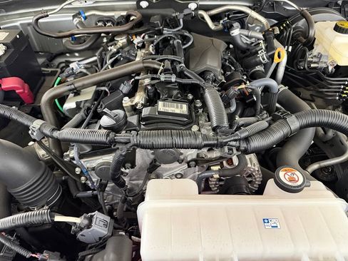 Used 2025 Toyota Tacoma SR5 AWD/4WD image 30