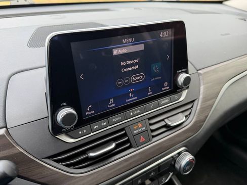 Used 2024 Nissan Altima 2.5 SV image 18