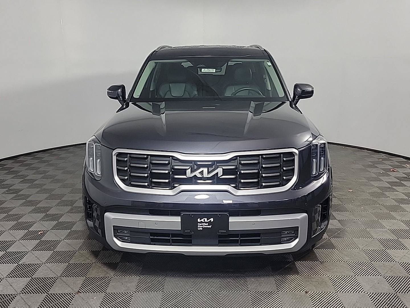 Used 2025 Kia Telluride SX w/ SX Captain's Chair Package AWD/4WD image 13