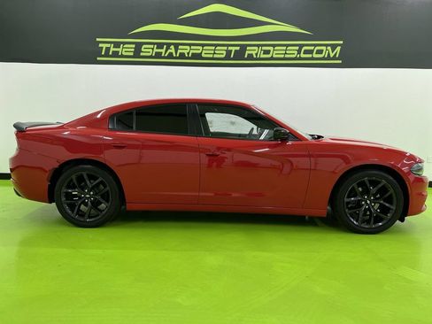 Used 2019 Dodge Charger SXT w/ Blacktop Package RWD image 10