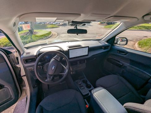 Used 2025 Ford Maverick XL image 12