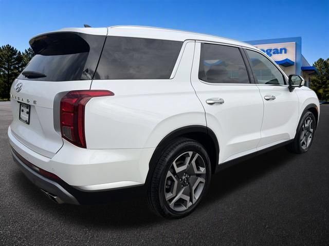 Used 2024 Hyundai Palisade SEL w/ Premium Package FWD image 4