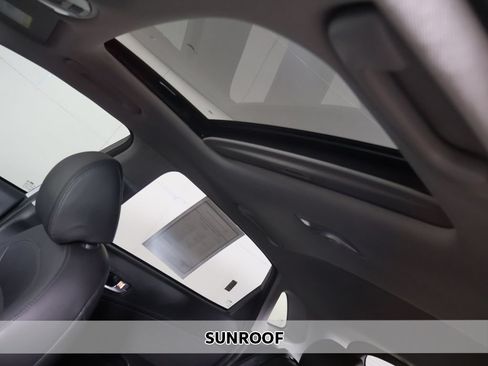 Used 2023 Hyundai Kona Limited w/ Cargo Package FWD image 4