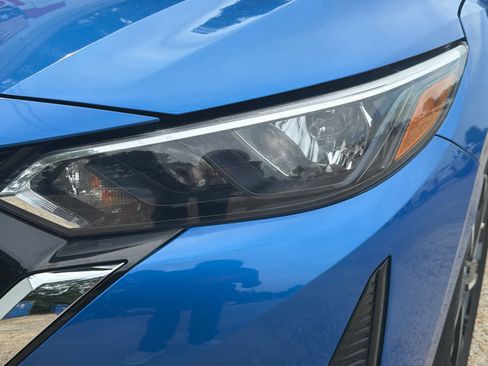 Used 2024 Nissan Sentra SV FWD image 9